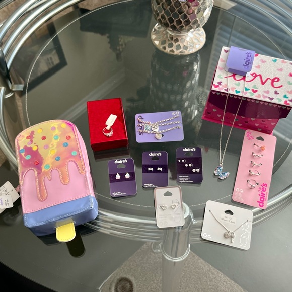BRAND NEW GIRLS CLAIRE’S JEWELRY SET - Picture 6 of 15